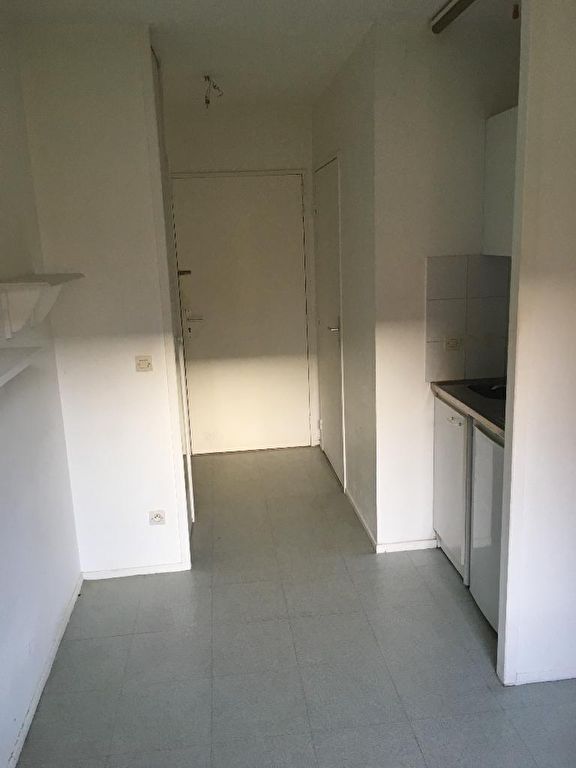Qis ll152 studio non meuble de 1777m rue d iena Photo 7 - JLW Immobilier