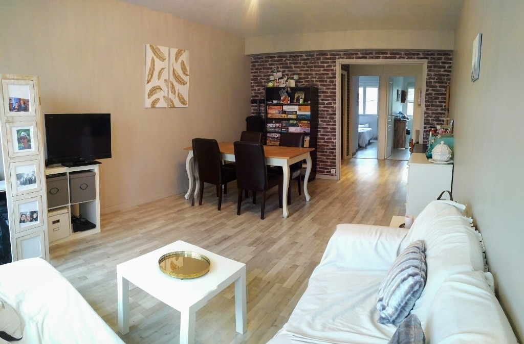 Au coeur du croise laroche grand t2 traversant Photo 1 - JLW Immobilier Au coeur du croise laroche grand t2 traversant Photo 1 - JLW Immobilier