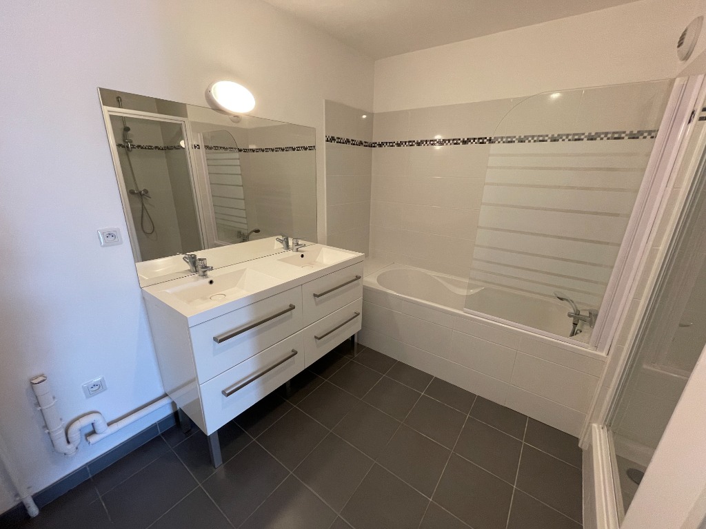 Rka ll152 lille euratech t4 90m terrasse parking Photo 8 - JLW Immobilier Rka ll152 lille euratech t4 90m terrasse parking Photo 8 - JLW Immobilier