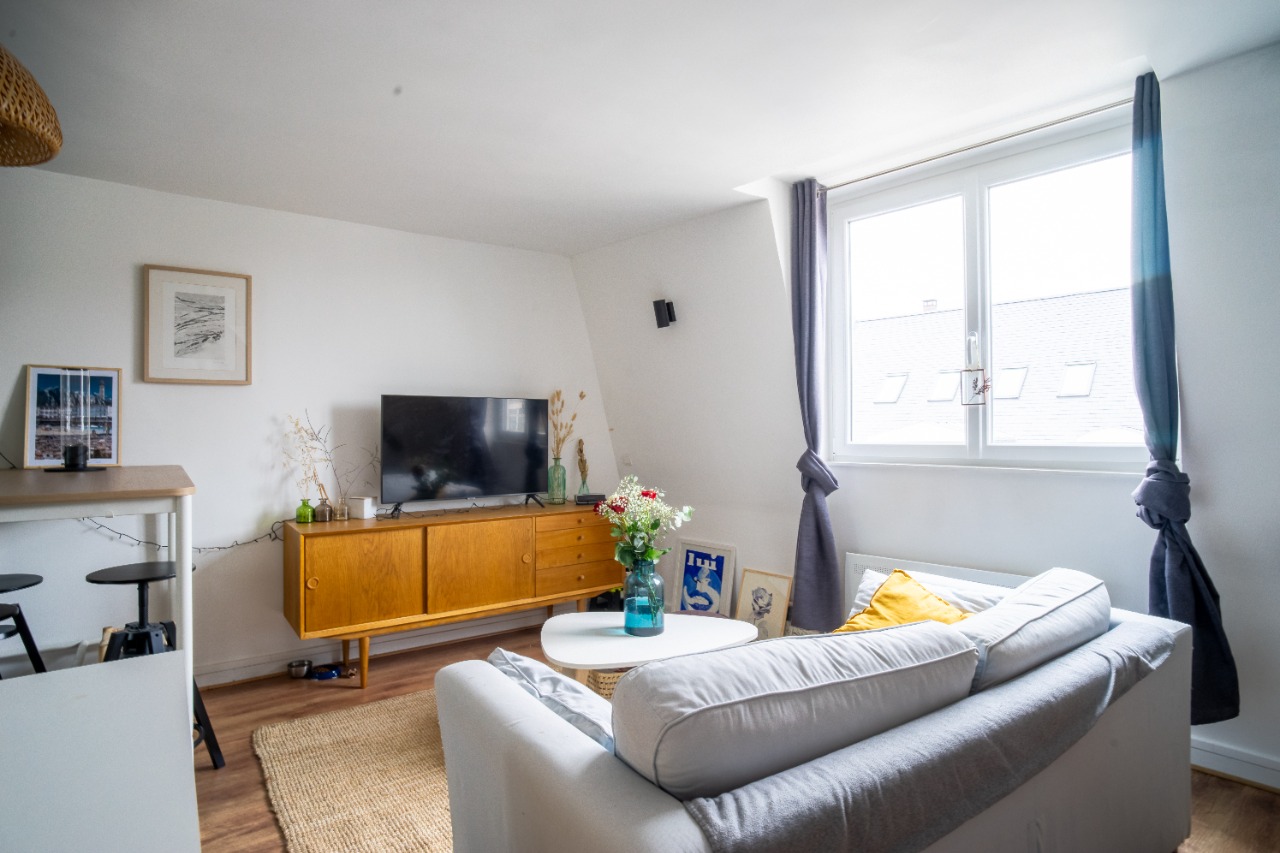 Coeur vieux lille charmant trois pieces au derniere etage  Photo 3 - JLW Immobilier