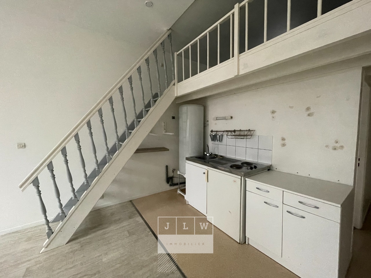 Tlw sr123 republique type 1 bis de 2647m non meuble Photo 3 - JLW Immobilier