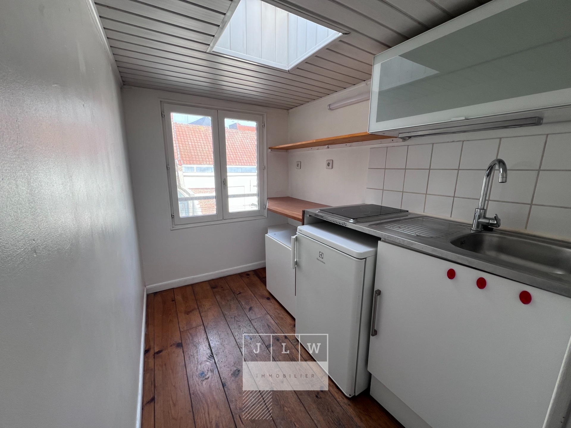 Uqh vieux lille t1 avec mezzanine non meuble Photo 4 - JLW Immobilier