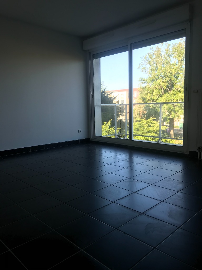 Val sr123 t2 non meuble en residence calme la madeleine Photo 1 - JLW Immobilier