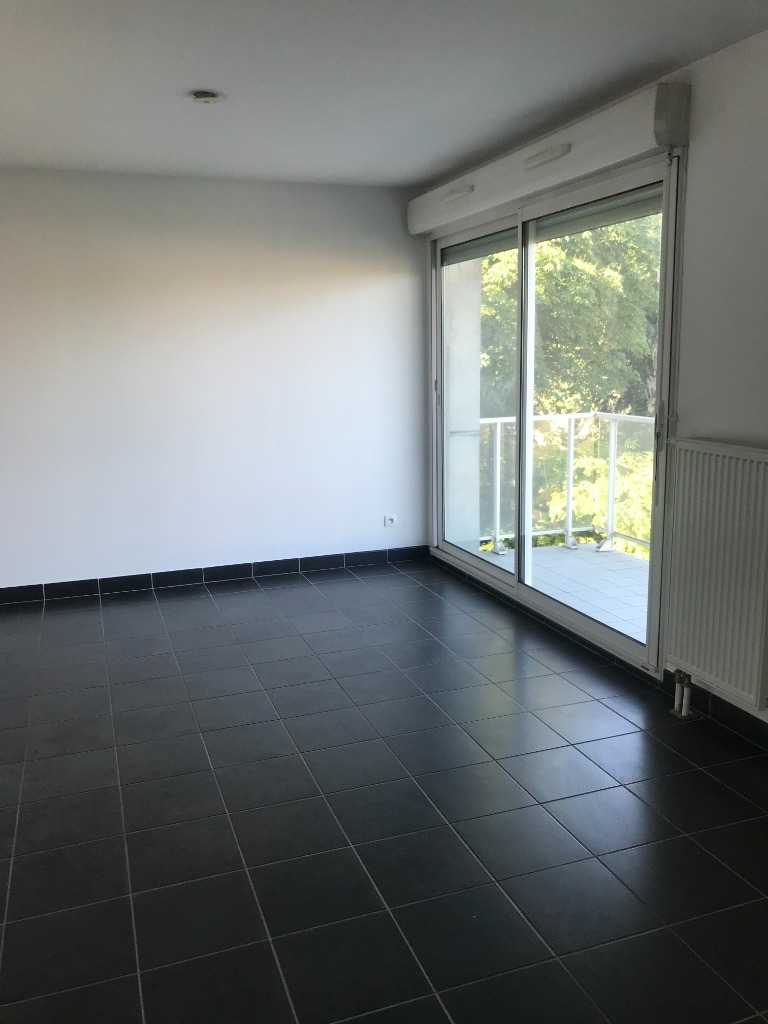 Val sr123 t2 non meuble en residence calme la madeleine Photo 5 - JLW Immobilier