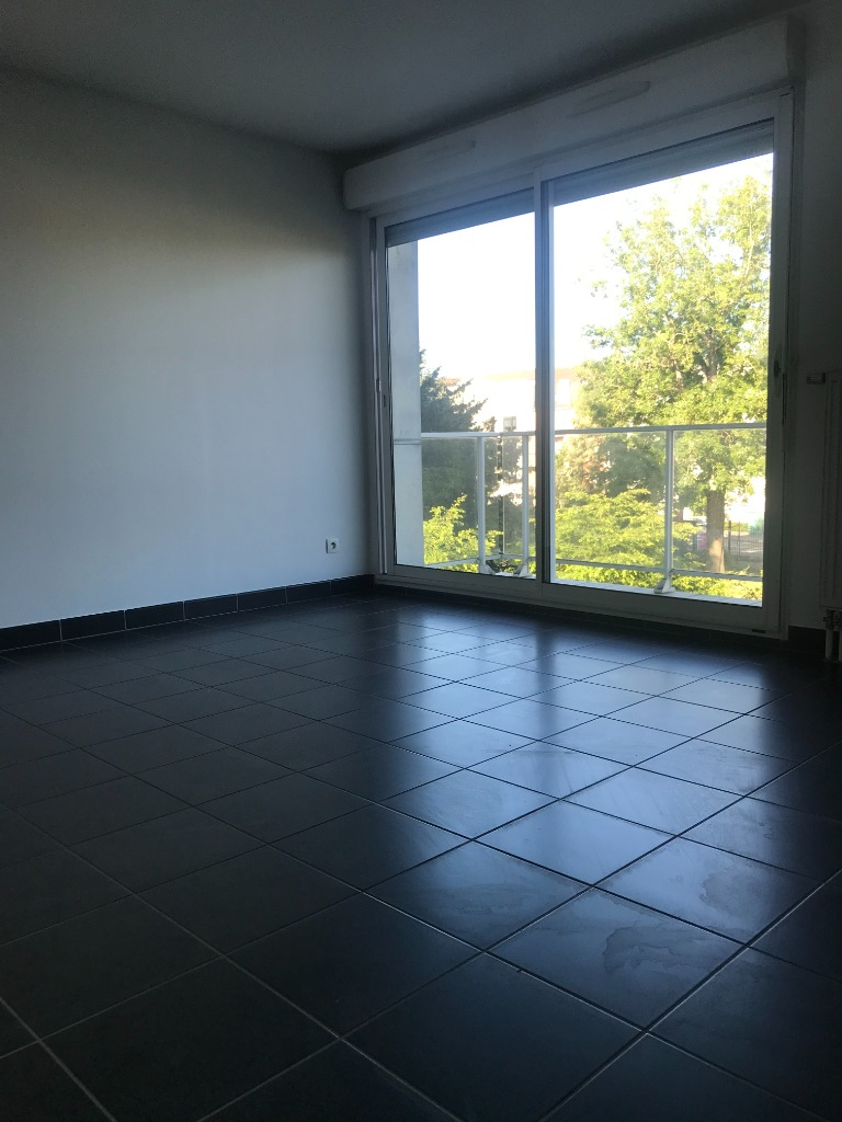 Val sr123 t2 non meuble en residence calme la madeleine Photo 9 - JLW Immobilier