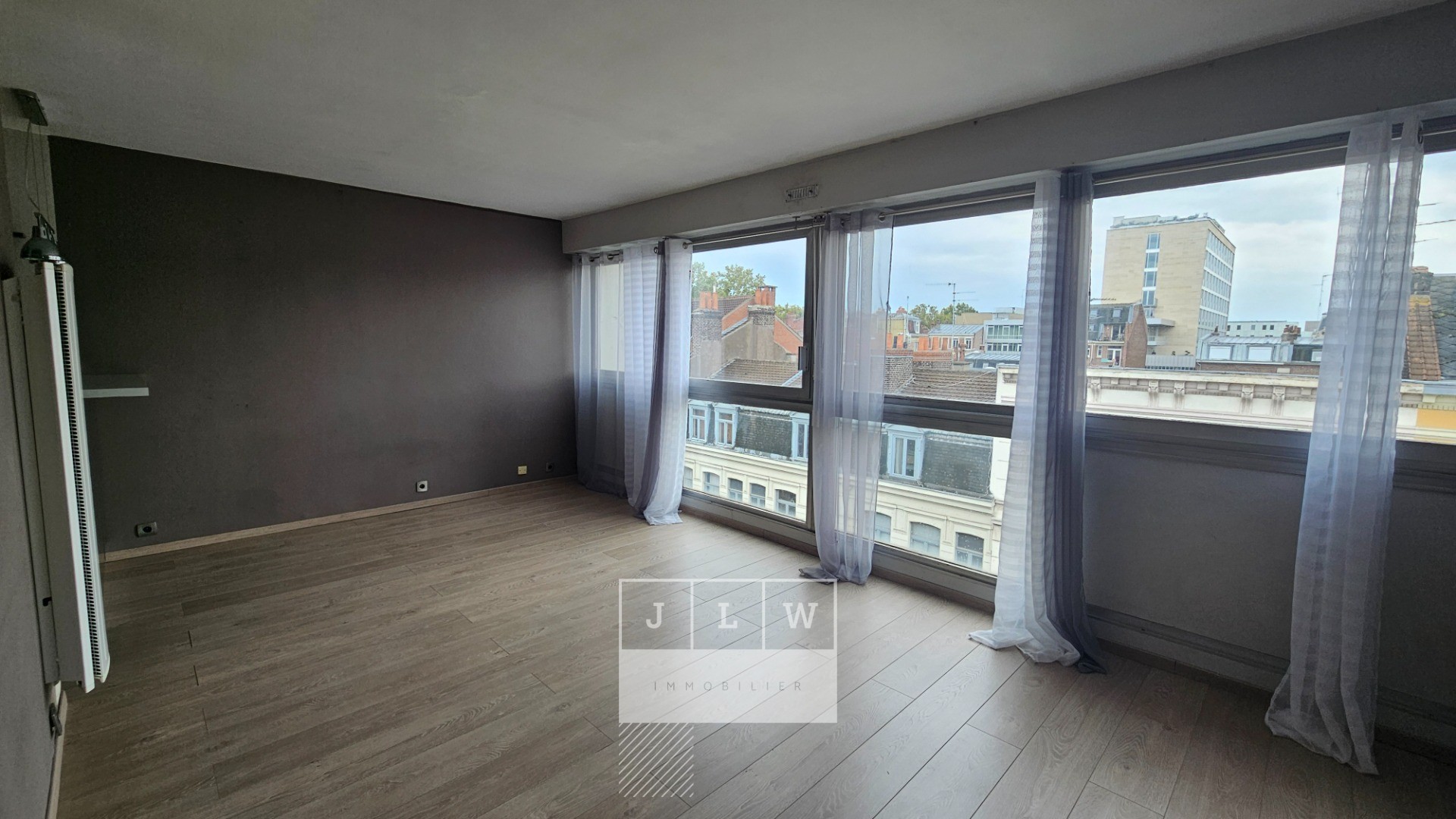 Vpe ll152 t1 non meuble 318m secteur republique Photo 3 - JLW Immobilier Vpe ll152 t1 non meuble 318m secteur republique Photo 3 - JLW Immobilier
