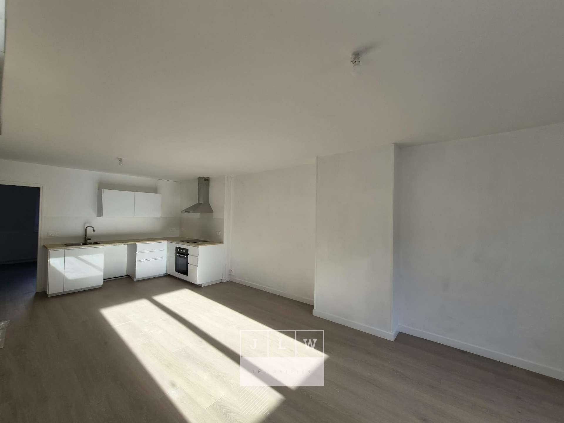 Xre jm63 appartement t3 renove armentieres centre Photo 3 - JLW Immobilier Xre jm63 appartement t3 renove armentieres centre Photo 3 - JLW Immobilier