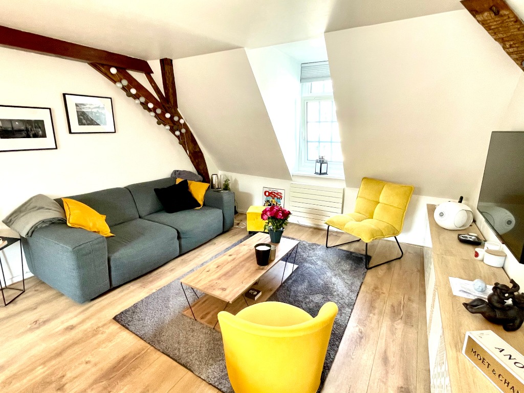 Royale t2 en dernier etage de 56m2 Photo 1 - JLW Immobilier