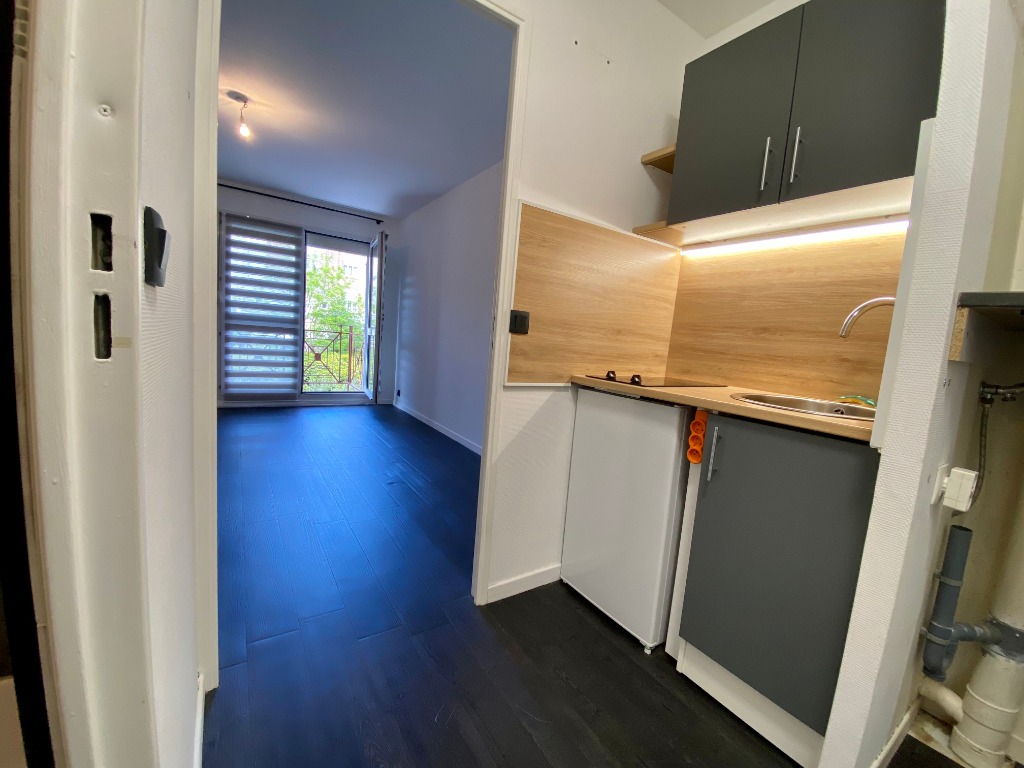 Studio avec balcon et parking Photo 5 - JLW Immobilier