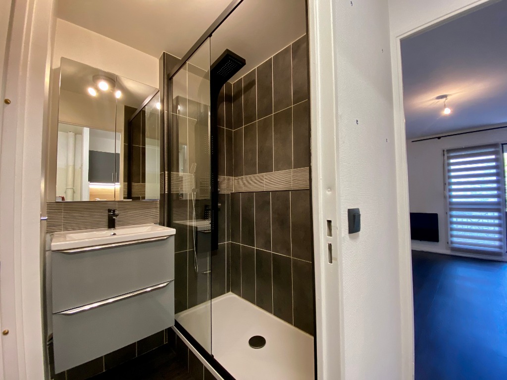 Studio avec balcon et parking Photo 6 - JLW Immobilier