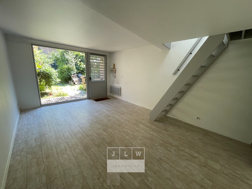 Yiy jm63 pb dispo loc t1b non meuble duplex jardin Photo 2 - JLW Immobilier Yiy jm63 pb dispo loc t1b non meuble duplex jardin Photo 2 - JLW Immobilier