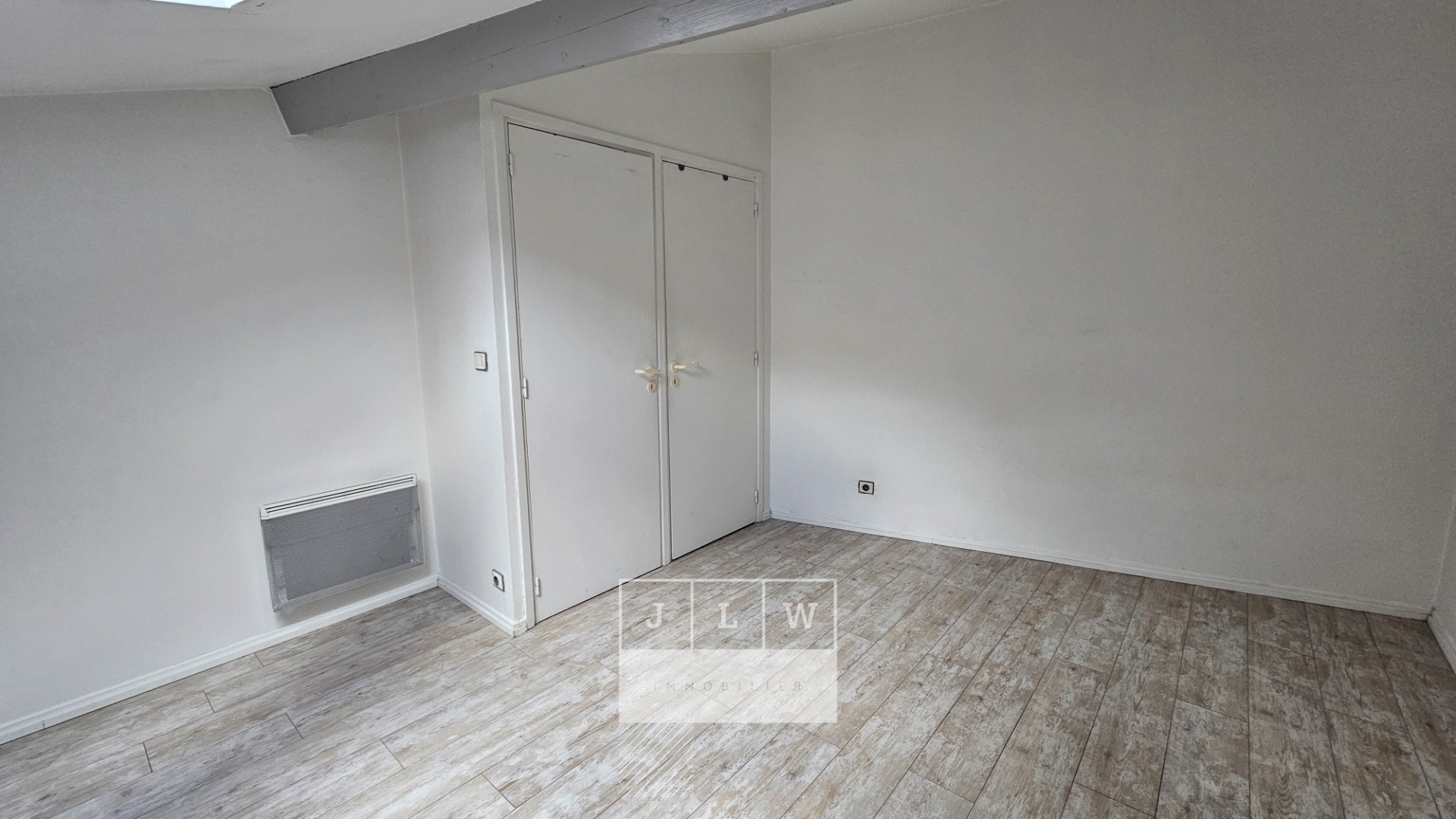 Yiy jm63 pb dispo loc t1b non meuble duplex jardin Photo 9 - JLW Immobilier Yiy jm63 pb dispo loc t1b non meuble duplex jardin Photo 9 - JLW Immobilier
