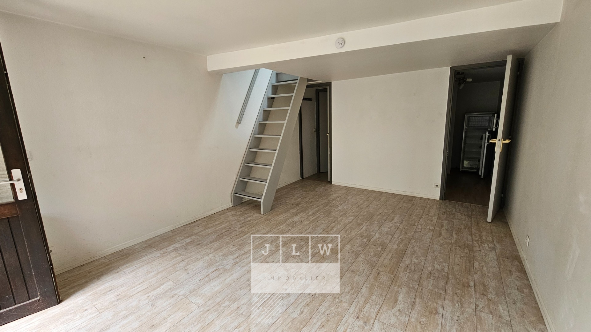 Yiy jm63 pb dispo loc t1b non meuble duplex jardin Photo 10 - JLW Immobilier Yiy jm63 pb dispo loc t1b non meuble duplex jardin Photo 10 - JLW Immobilier