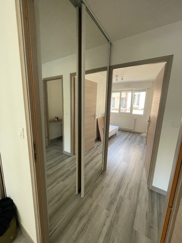 Yjr ll152 lille t3 meuble parking wazemmes Photo 11 - JLW Immobilier Yjr ll152 lille t3 meuble parking wazemmes Photo 11 - JLW Immobilier