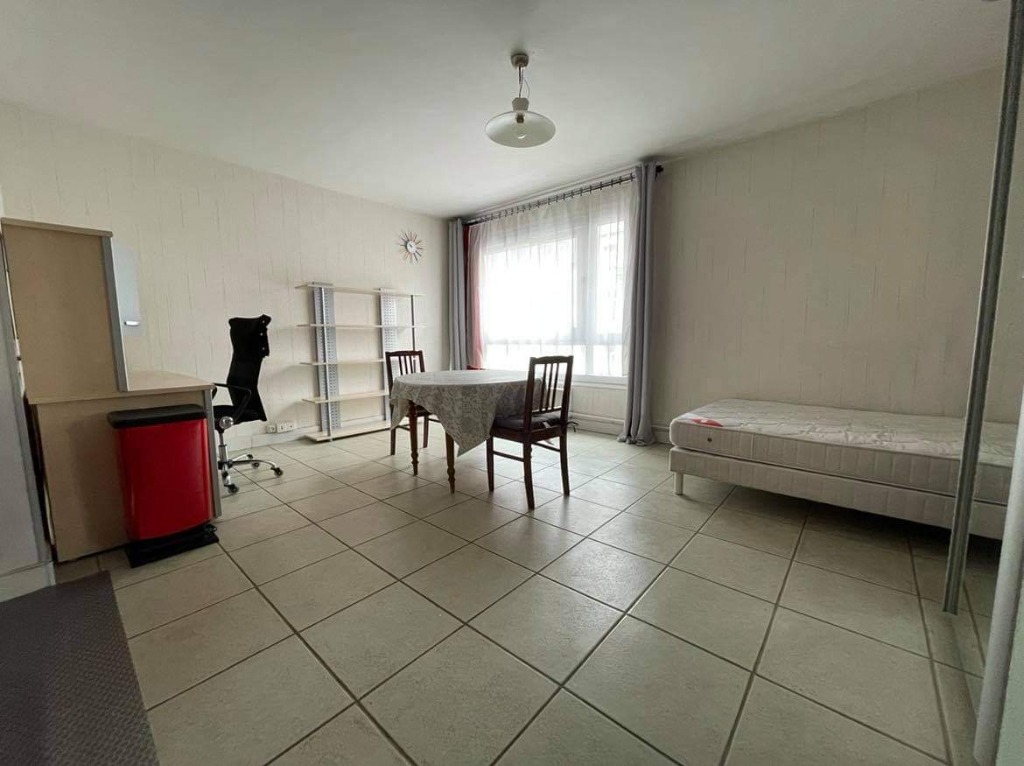 Grand studio rue nationale Photo 1 - JLW Immobilier