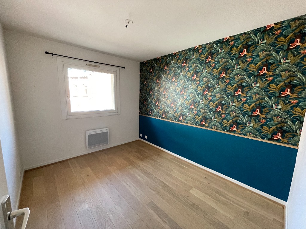 Zak sr123 beau type 2 republique balcon garage ferme Photo 8 - JLW Immobilier Zak sr123 beau type 2 republique balcon garage ferme Photo 8 - JLW Immobilier