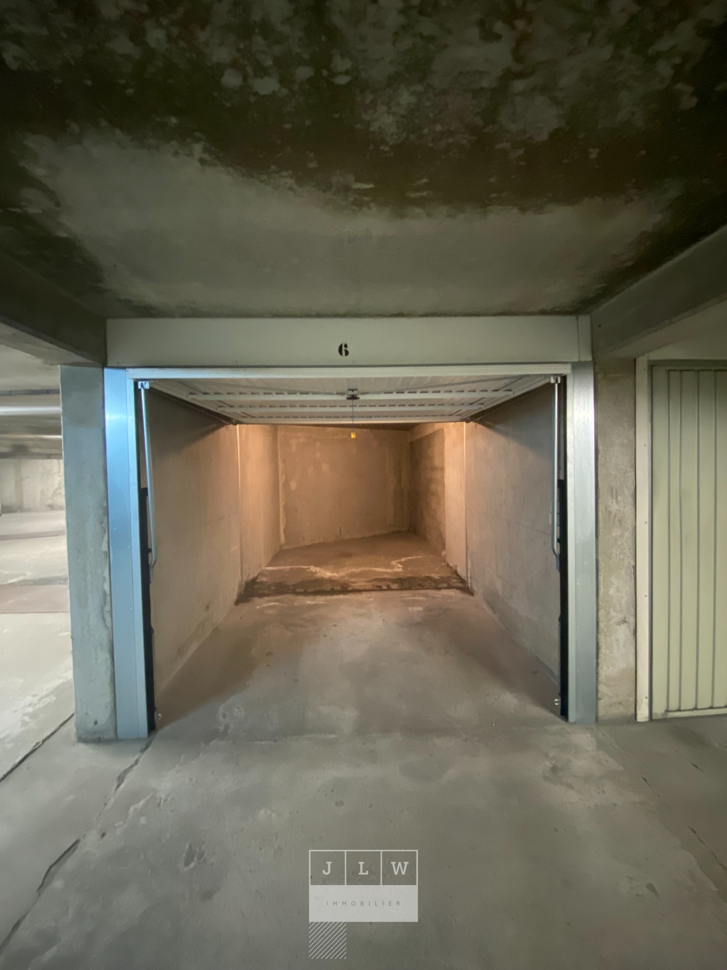 Zak sr123 beau type 2 republique balcon garage ferme Photo 13 - JLW Immobilier Zak sr123 beau type 2 republique balcon garage ferme Photo 13 - JLW Immobilier