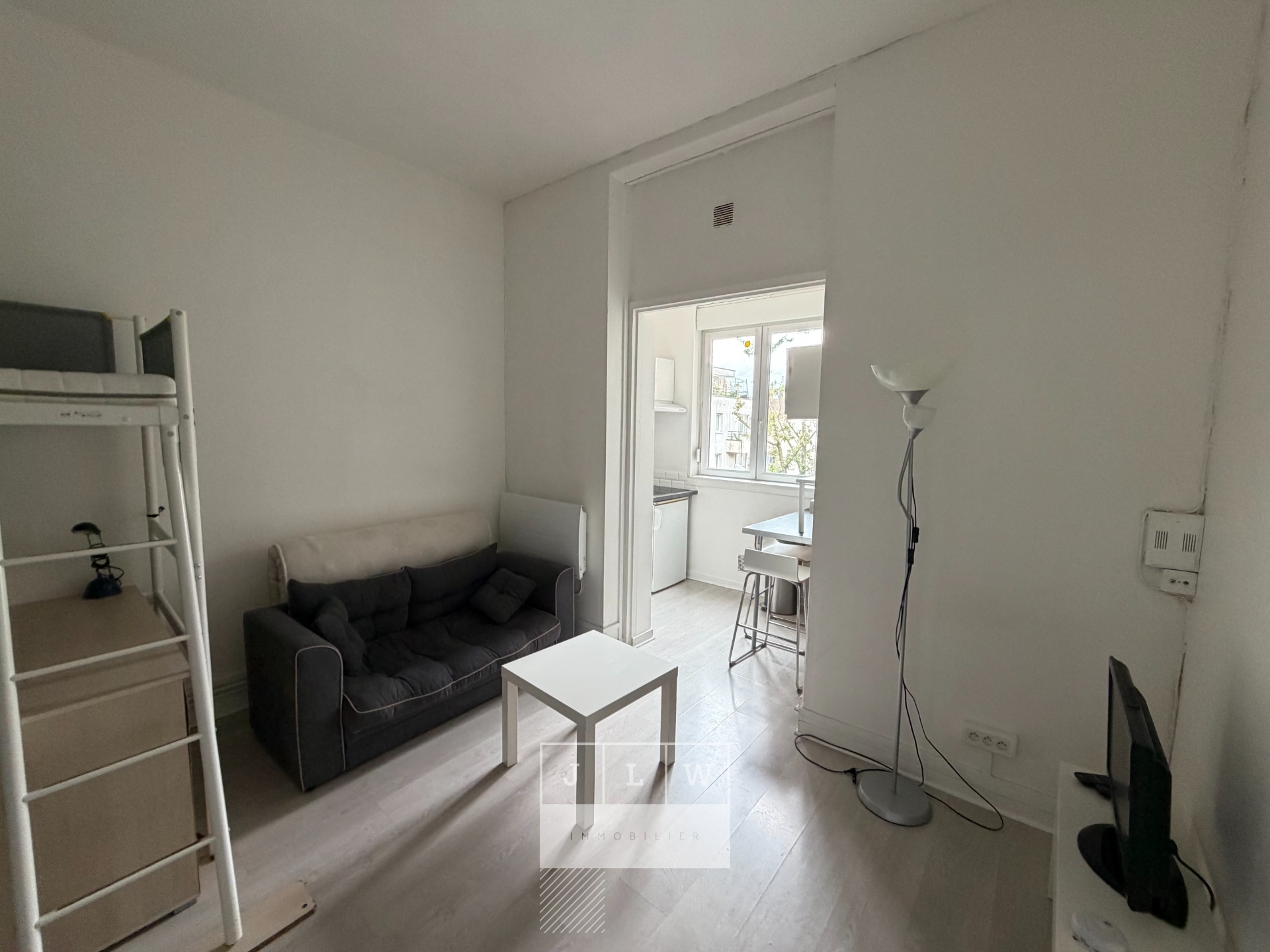 Zbu ll152 lille centre studio meuble rue gambetta Photo 1 - JLW Immobilier Zbu ll152 lille centre studio meuble rue gambetta Photo 1 - JLW Immobilier
