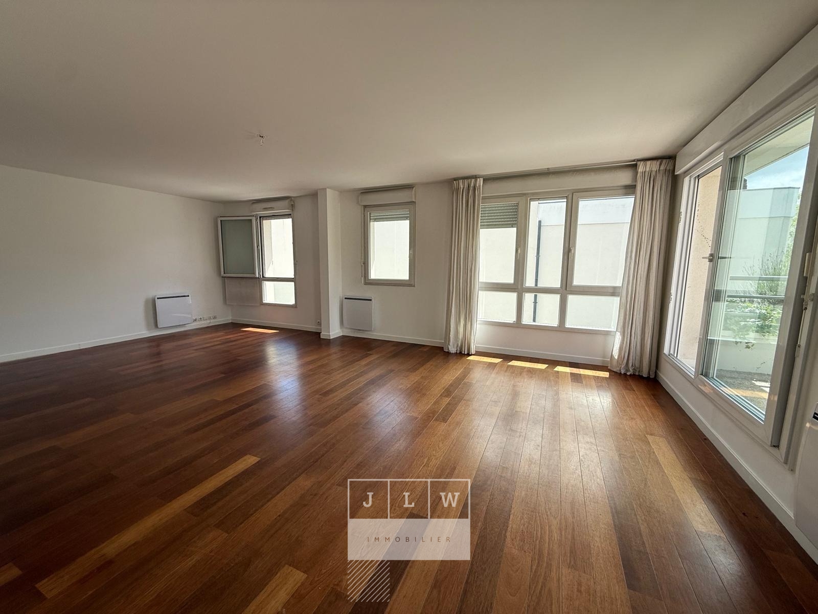 Zlw ll152 republique duplex 2 chambres terrasse parking Photo 5 - JLW Immobilier Zlw ll152 republique duplex 2 chambres terrasse parking Photo 5 - JLW Immobilier