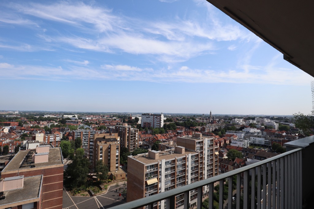 Appartement de 102 m type 4 avec parking  la madeleine Photo 6 - JLW Immobilier