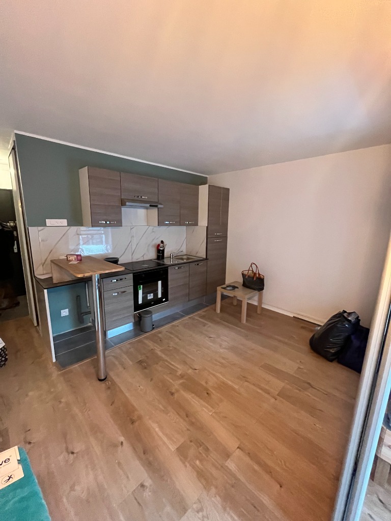 Zvi nb343 lille studio meuble de 2708m avec parking Photo 7 - JLW Immobilier