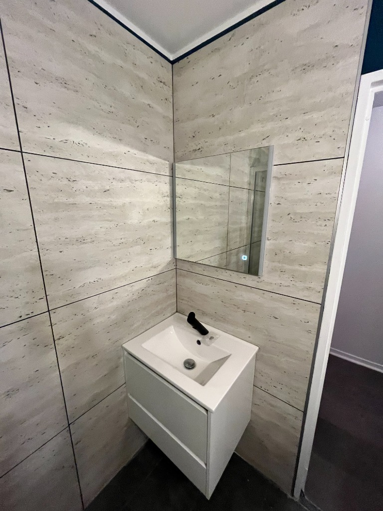 Zvi nb343 lille studio meuble de 2708m avec parking Photo 8 - JLW Immobilier