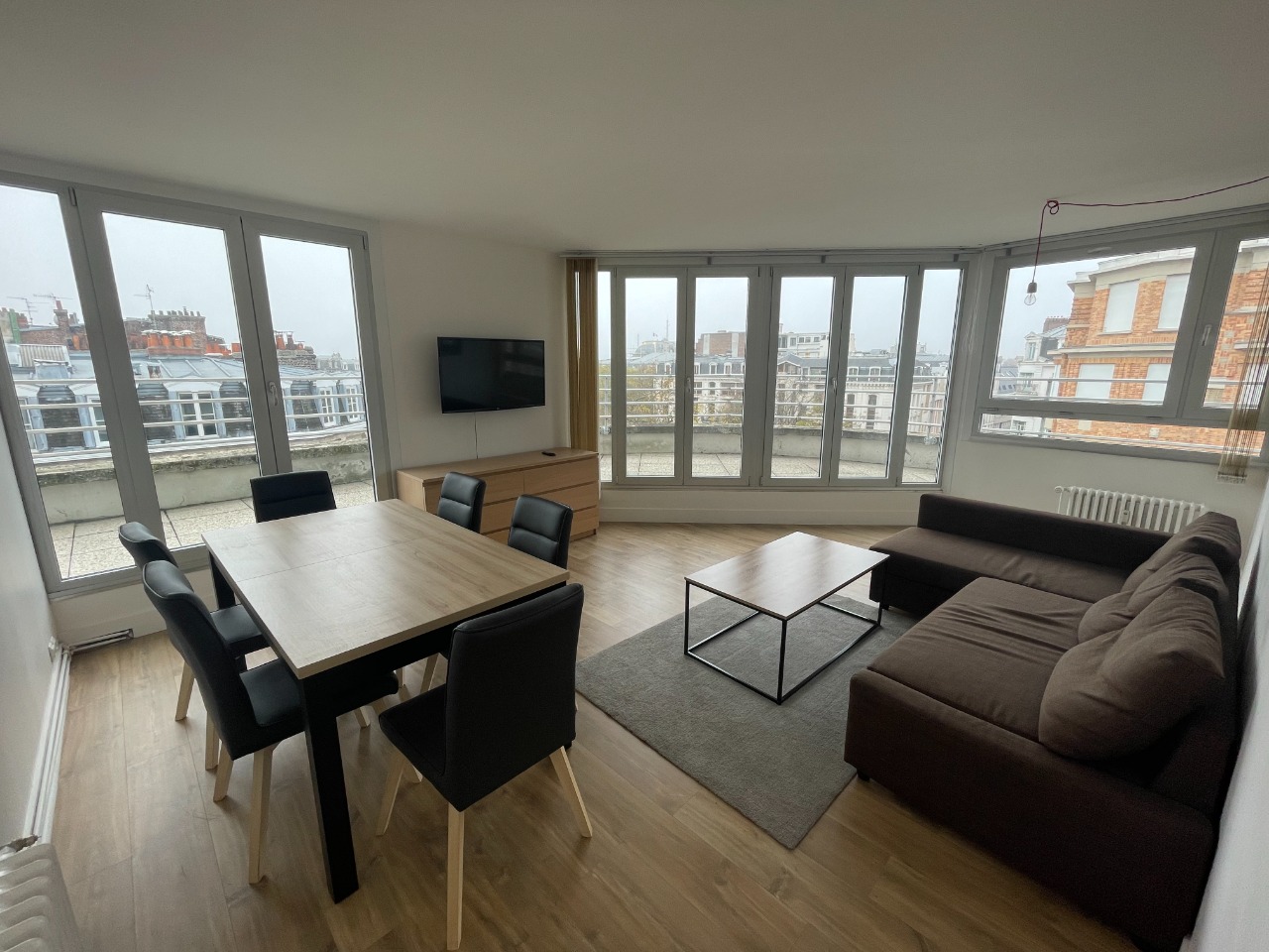 Lille republique t4 meuble de 90m2 balcon et parking Photo 1 - JLW Immobilier