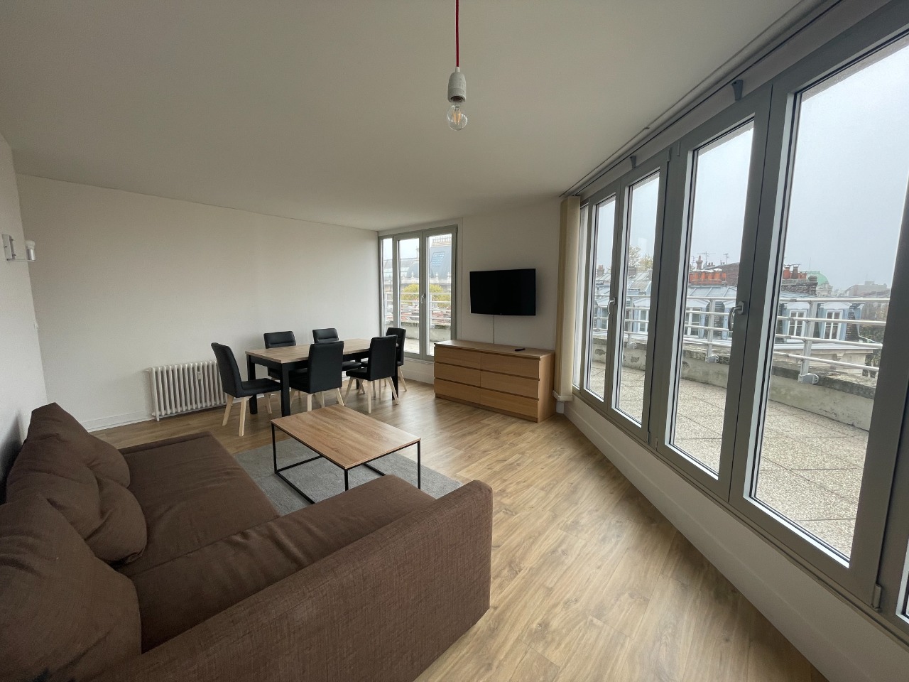 Lille republique t4 meuble de 90m2 balcon et parking Photo 3 - JLW Immobilier