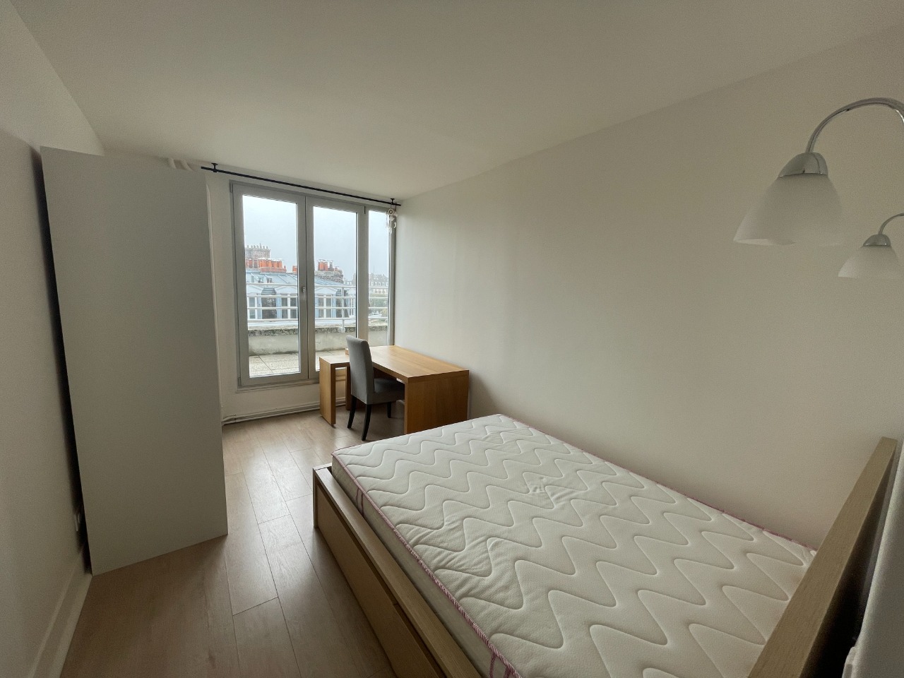 Lille republique t4 meuble de 90m2 balcon et parking Photo 6 - JLW Immobilier
