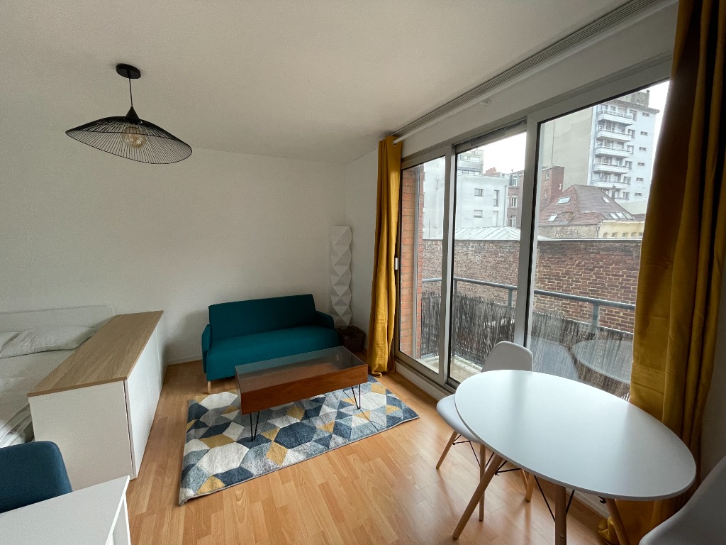 Lille hyper centre studio meuble balcon 25 48m2 Photo 1 - JLW Immobilier Lille hyper centre studio meuble balcon 25 48m2 Photo 1 - JLW Immobilier