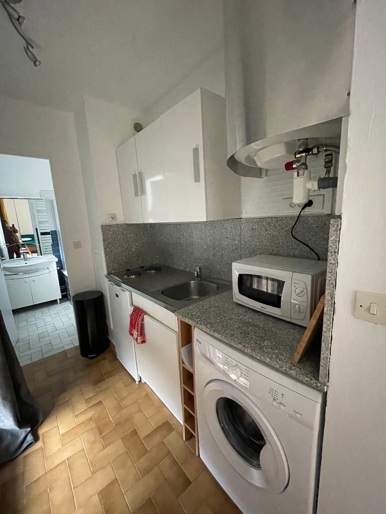 Lille hyper centre studio meuble balcon 25 48m2 Photo 8 - JLW Immobilier Lille hyper centre studio meuble balcon 25 48m2 Photo 8 - JLW Immobilier