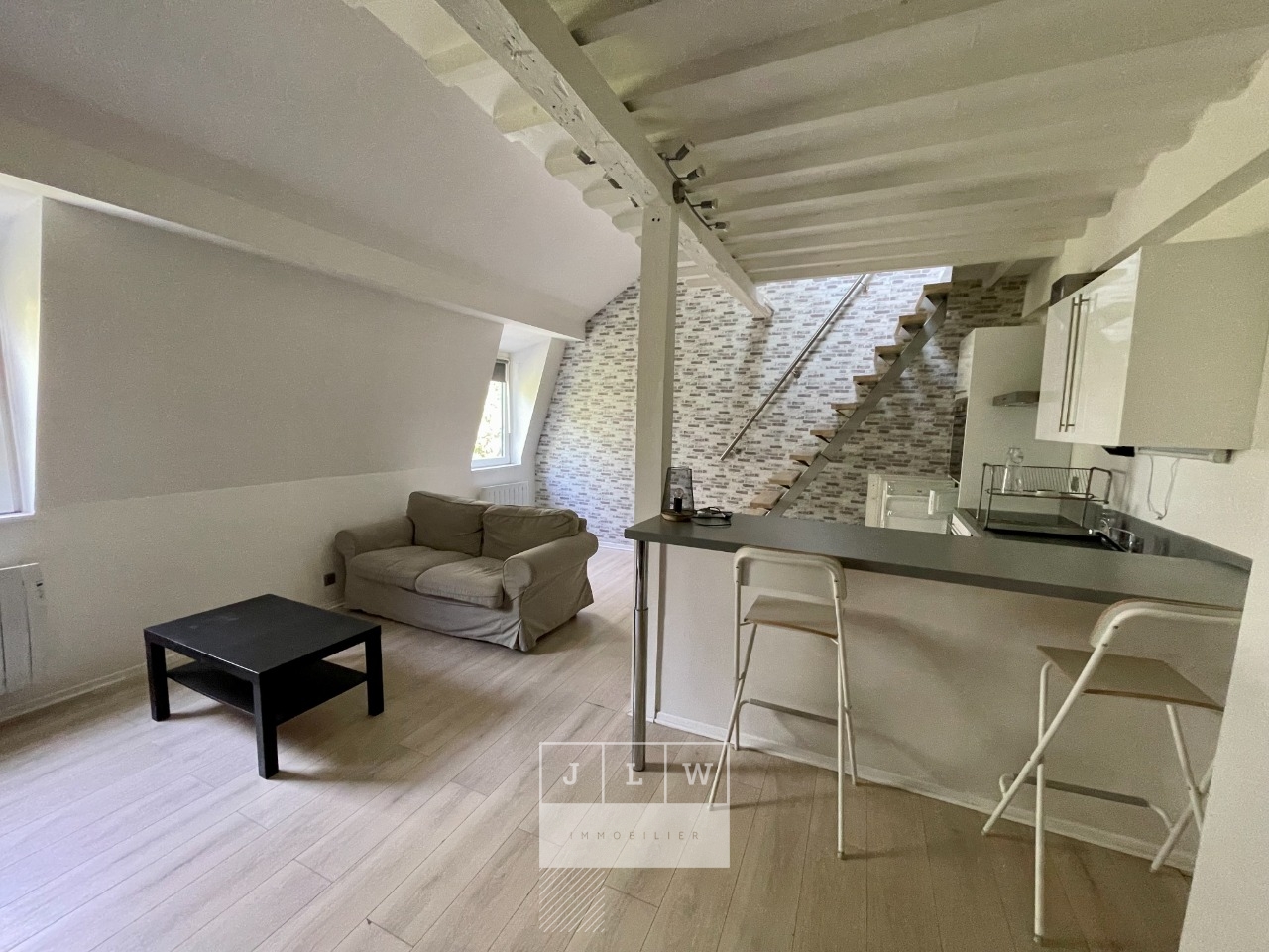 Aawc ll152 t1bis meuble vue imprenable sur jb lebas Photo 1 - JLW Immobilier