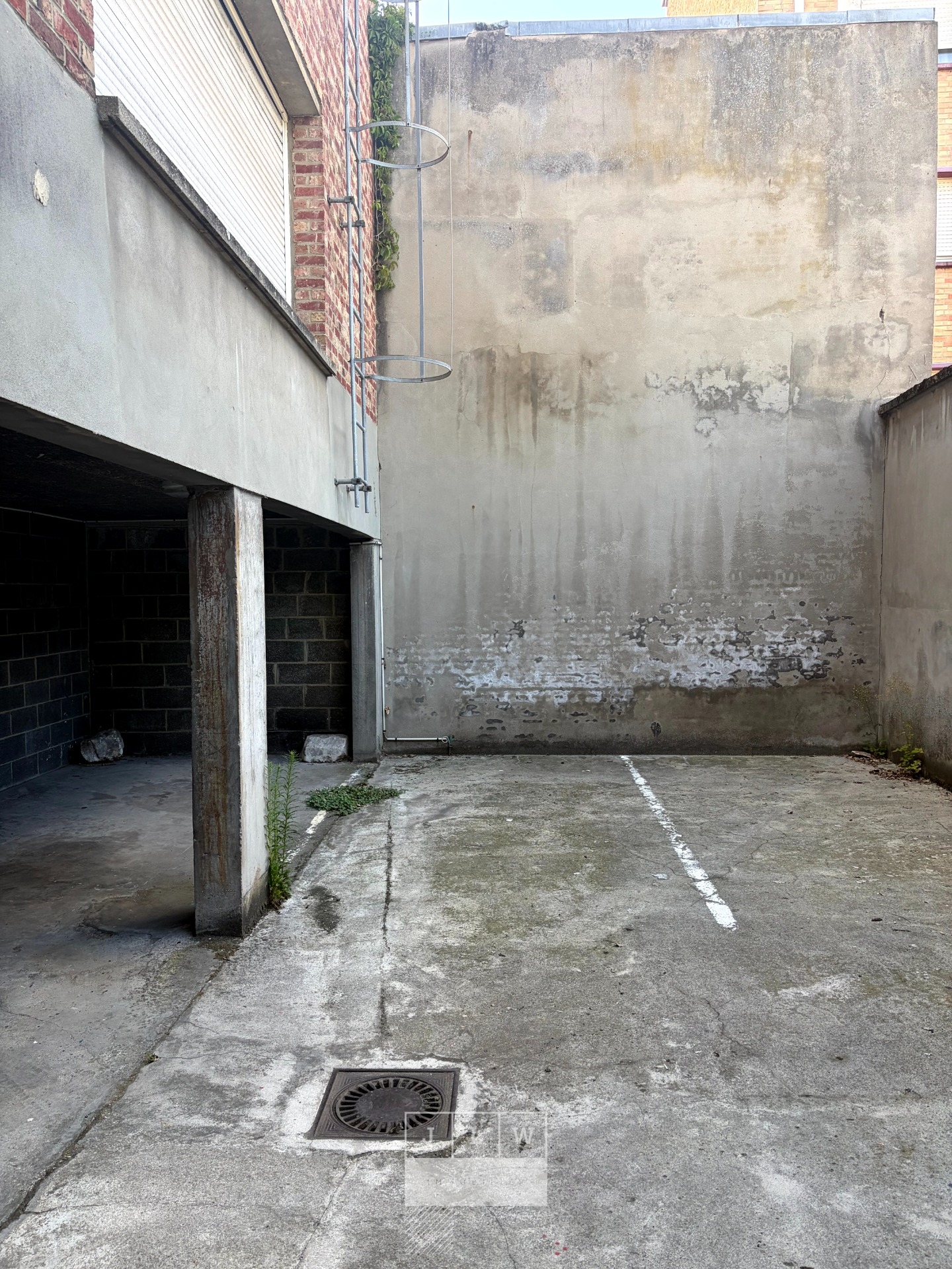 Abjj pkg parking rue de la gendarmerie Photo 2 - JLW Immobilier