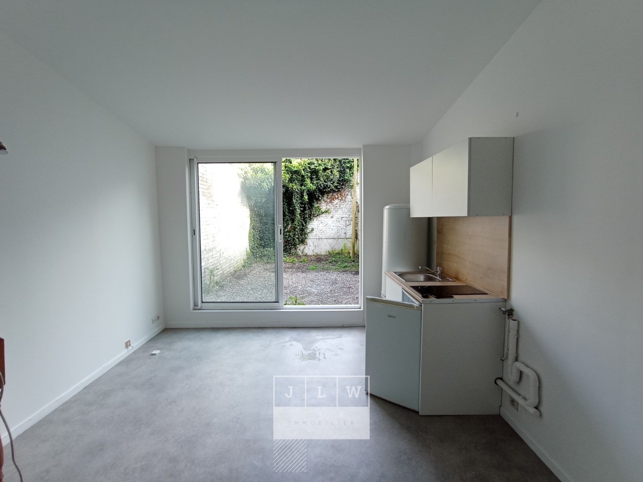 Ref abru jm63 appartement t1 rue des stations Photo 1 - JLW Immobilier Ref abru jm63 appartement t1 rue des stations Photo 1 - JLW Immobilier