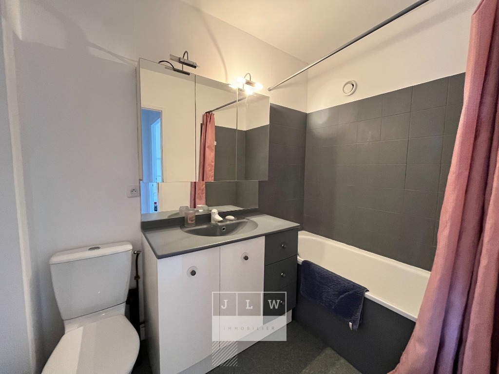 Acho nb343 lille vauban studio meuble de 3256m Photo 6 - JLW Immobilier Acho nb343 lille vauban studio meuble de 3256m Photo 6 - JLW Immobilier