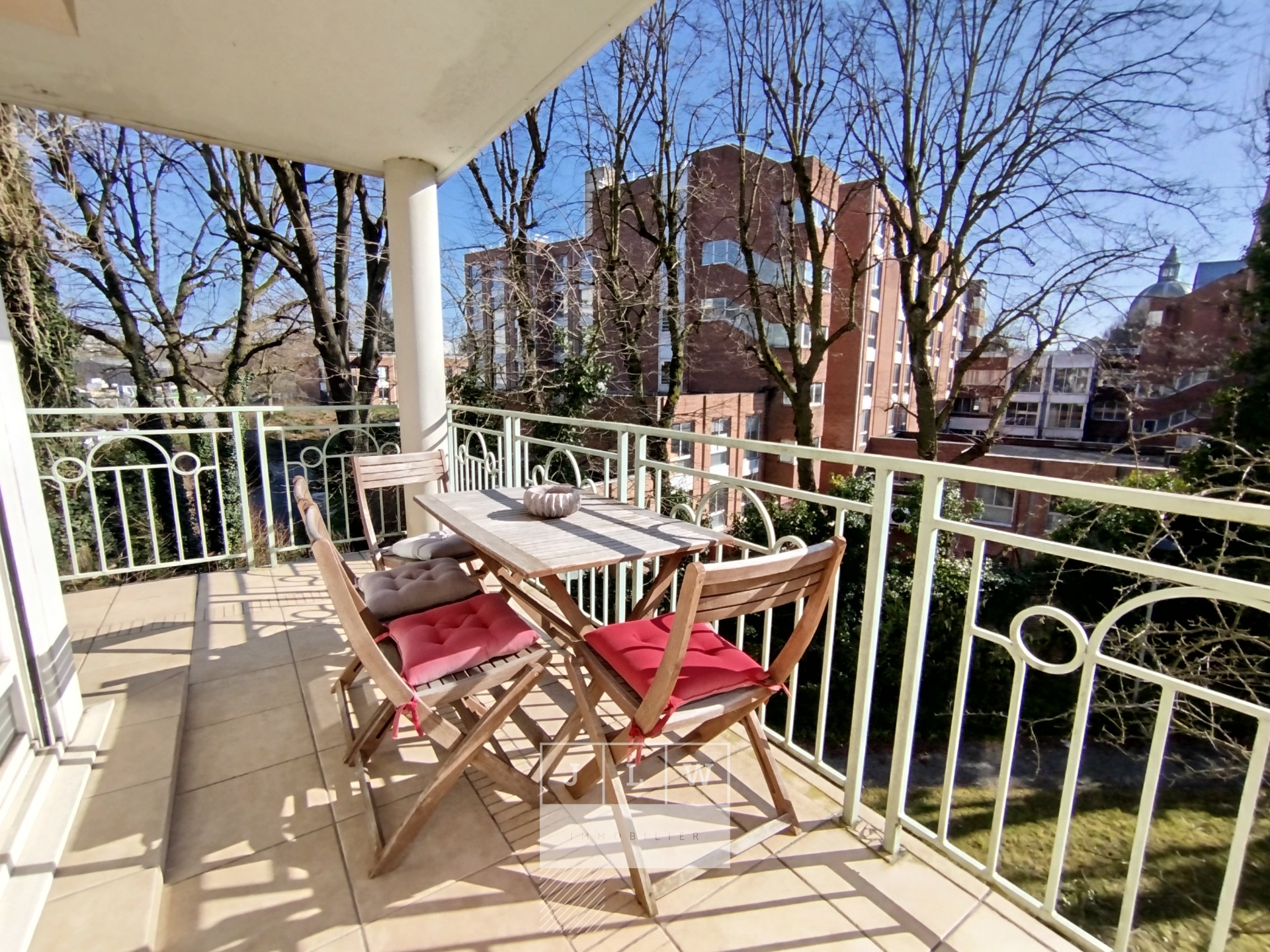 Adbv ll152 tres bel appartement t3 meuble de 7970m Photo 1 - JLW Immobilier Adbv ll152 tres bel appartement t3 meuble de 7970m Photo 1 - JLW Immobilier