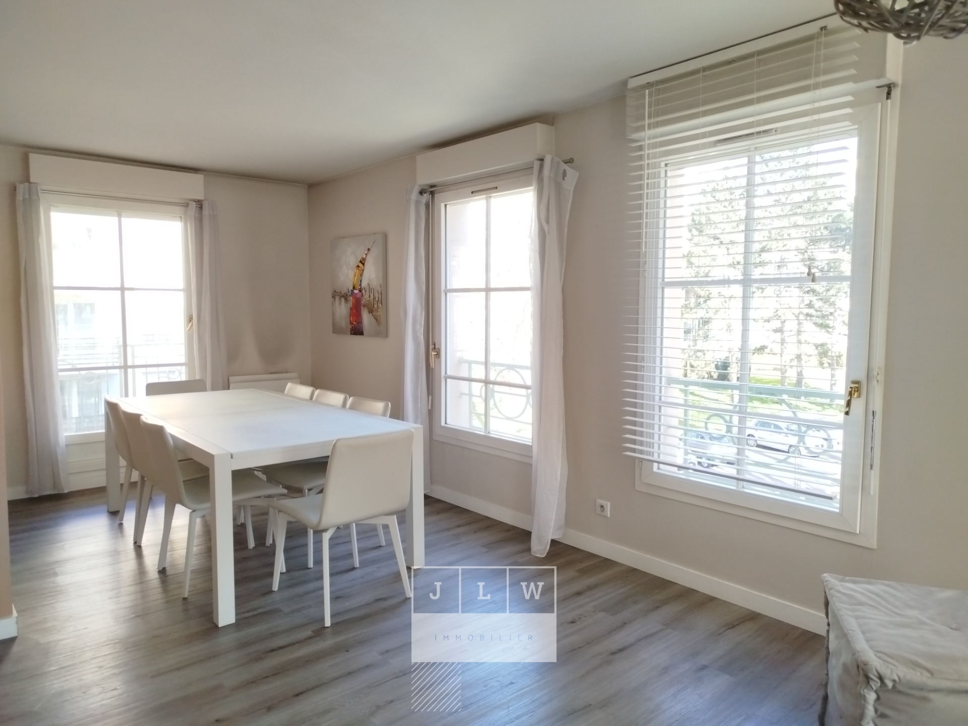 Adbv ll152 tres bel appartement t3 meuble de 7970m Photo 4 - JLW Immobilier Adbv ll152 tres bel appartement t3 meuble de 7970m Photo 4 - JLW Immobilier