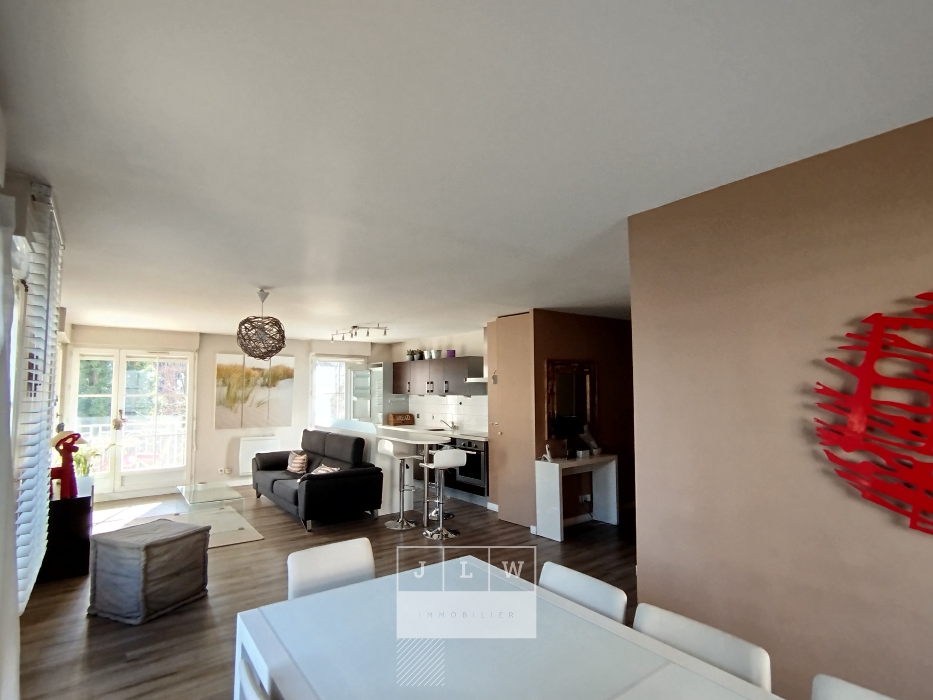 Adbv ll152 tres bel appartement t3 meuble de 7970m Photo 5 - JLW Immobilier Adbv ll152 tres bel appartement t3 meuble de 7970m Photo 5 - JLW Immobilier