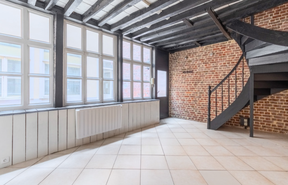 Appartement triplex au coeur du vieux lille Photo 2 - JLW Immobilier Appartement triplex au coeur du vieux lille Photo 2 - JLW Immobilier