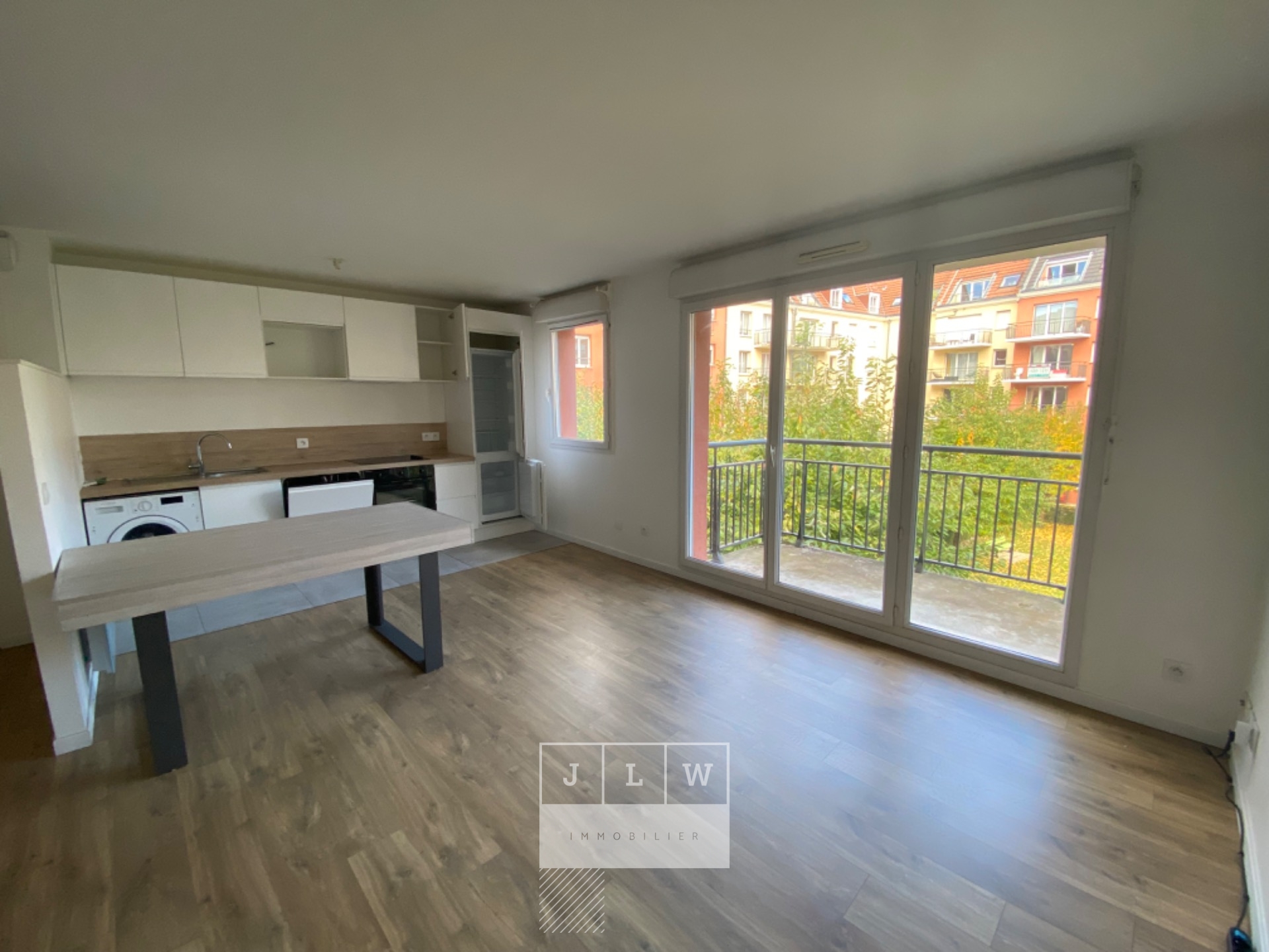 Adgj sr123 rue du guet lille t2 balcon garage Photo 1 - JLW Immobilier Adgj sr123 rue du guet lille t2 balcon garage Photo 1 - JLW Immobilier