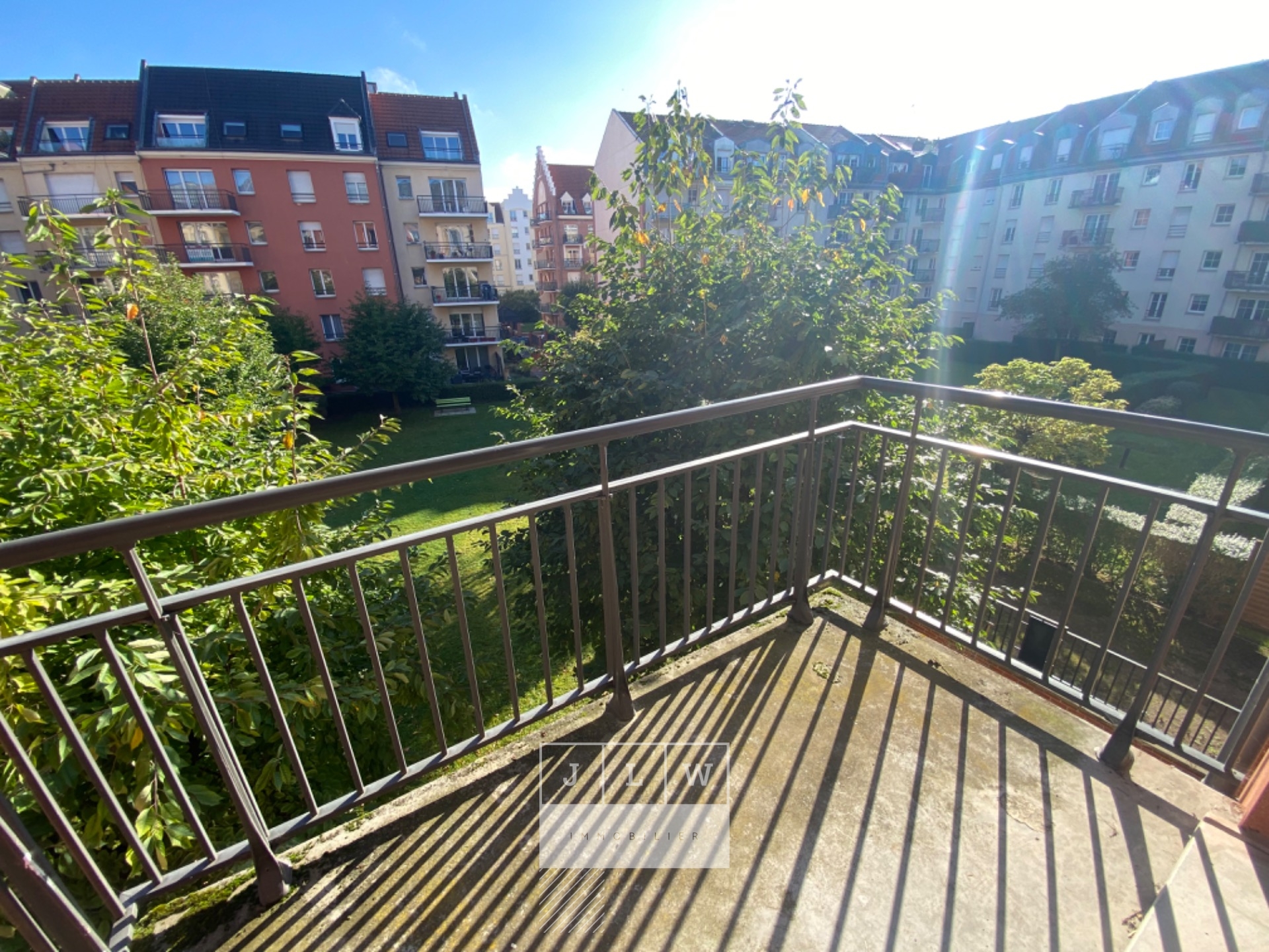 Adgj sr123 rue du guet lille t2 balcon garage Photo 3 - JLW Immobilier Adgj sr123 rue du guet lille t2 balcon garage Photo 3 - JLW Immobilier