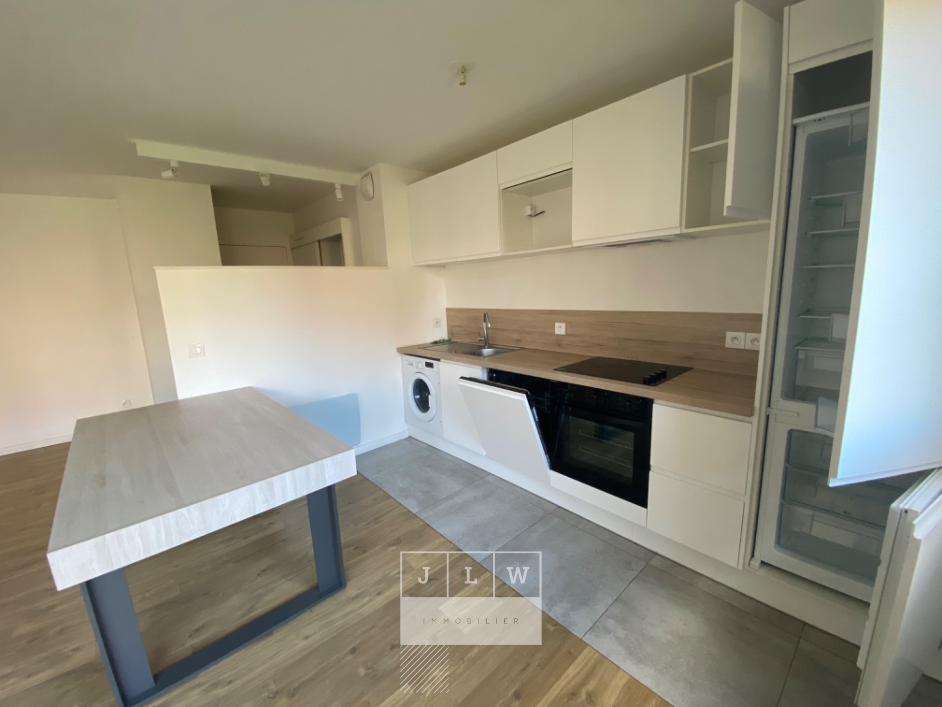 Adgj sr123 rue du guet lille t2 balcon garage Photo 4 - JLW Immobilier Adgj sr123 rue du guet lille t2 balcon garage Photo 4 - JLW Immobilier