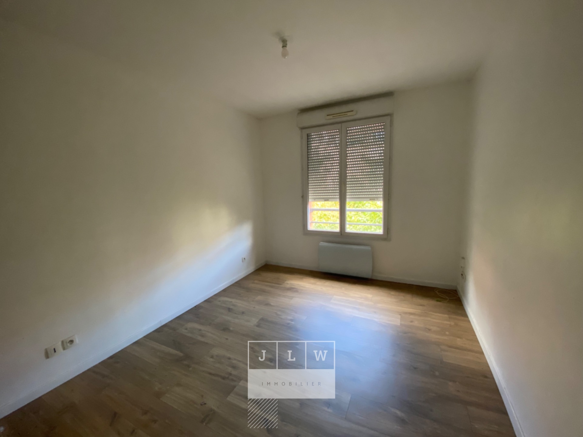 Adgj sr123 rue du guet lille t2 balcon garage Photo 7 - JLW Immobilier Adgj sr123 rue du guet lille t2 balcon garage Photo 7 - JLW Immobilier