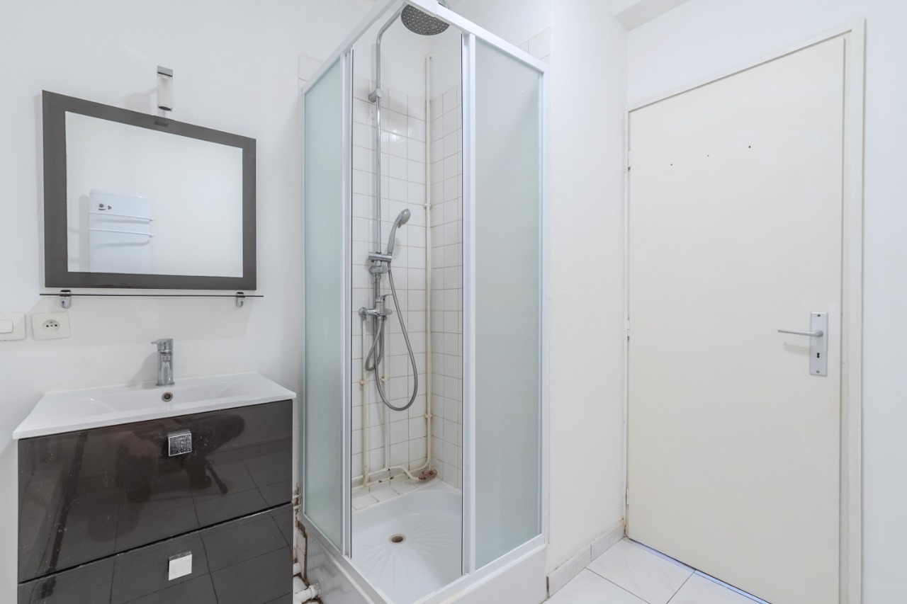 Vieux lille charmant trois pieces avec place de parking Photo 7 - JLW Immobilier