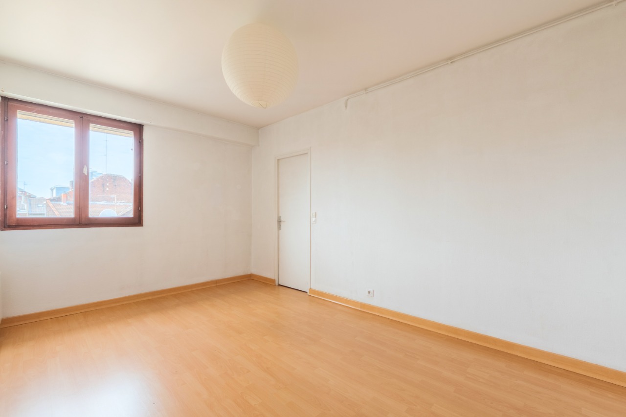 Vieux lille charmant trois pieces avec place de parking Photo 8 - JLW Immobilier