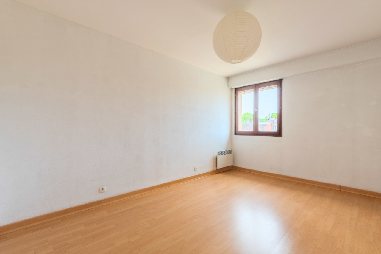 Vieux lille charmant trois pieces avec place de parking Photo 13 - JLW Immobilier