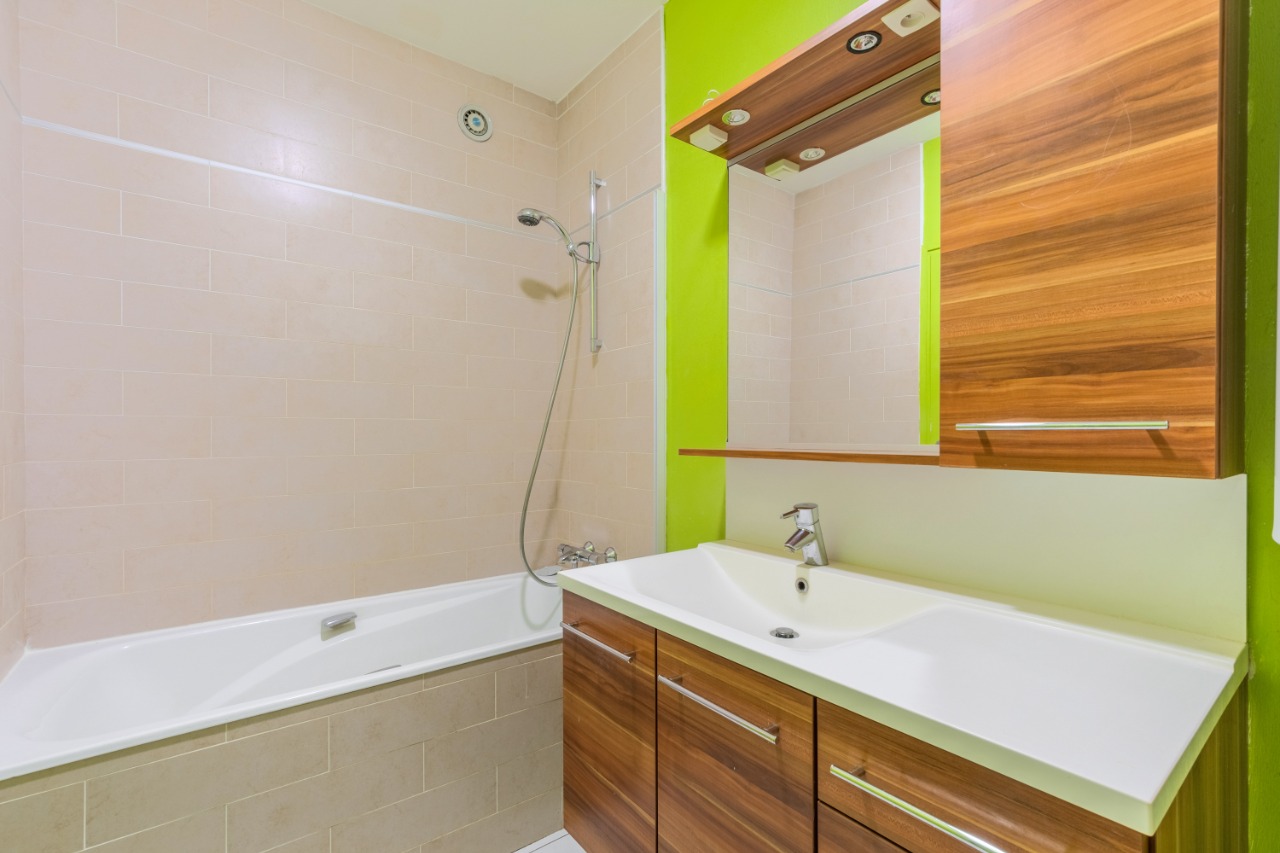 Vieux lille charmant trois pieces avec place de parking Photo 14 - JLW Immobilier