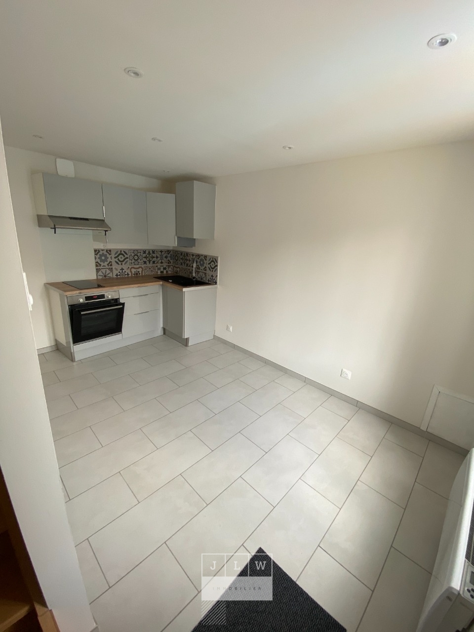 Agoh sr123 maison de ville avec place de parking Photo 3 - JLW Immobilier