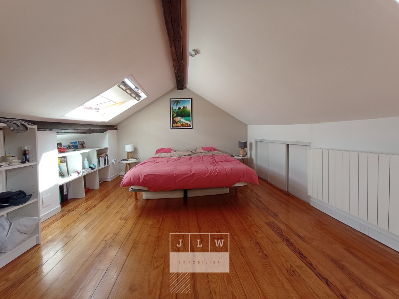 Agrb sr123 lille saint michel grand t2 en duplex meuble Photo 4 - JLW Immobilier