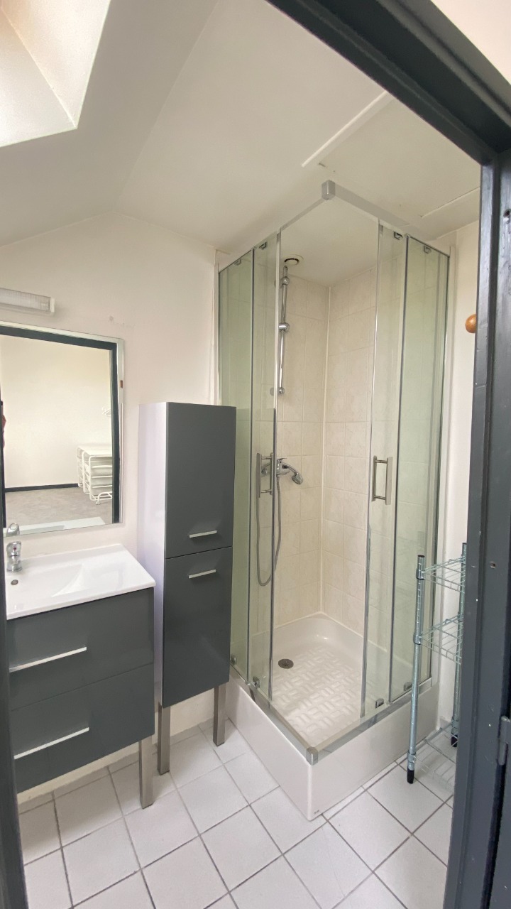 Agwo ll152 lille t1bis de 32m2 pret de meubles Photo 6 - JLW Immobilier
